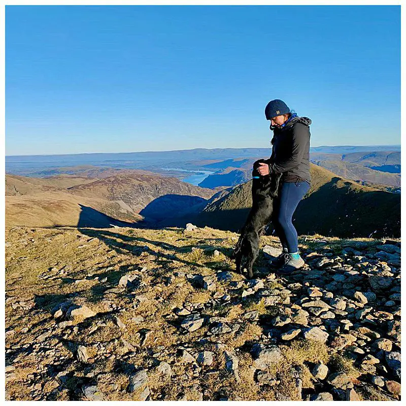 Vicki-And-Louie-Mountain-Walking