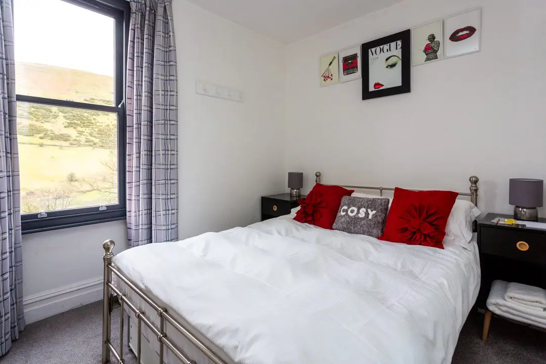 De Montfort Double Bedroom