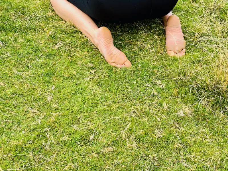 Bare-Feet-On-Grass